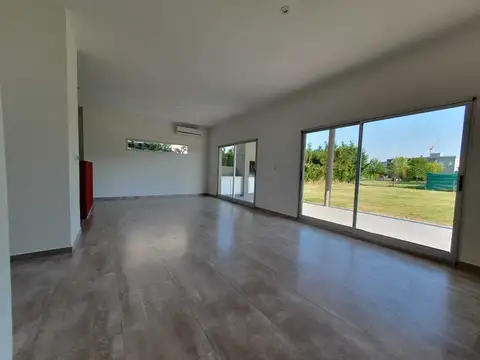 Casa en Alquiler al Noroeste