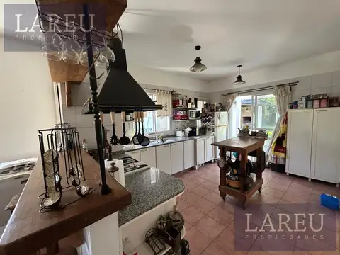 Casa 4 ambientes con 3 baños