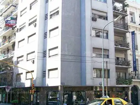 Azcuénaga al 1800 Alquiler 3 ambientes Luminoso Balcón Lavadero Dependencia Muy bueno