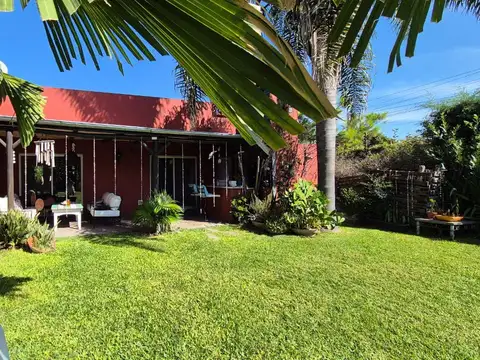 Casa 2 habitaciones y servicio, jardin pileta en Country Las Liebres