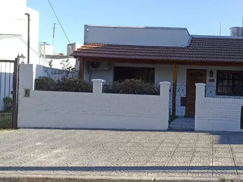 CASA 3 AMB GARAGE DOBLE FONDO LOTE 310M2 MARTIN CORONADO