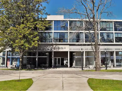 Excelente oficina en primer piso en venta en Agora III