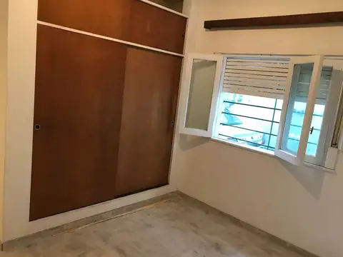 Depto Tipo Casa en Alquiler con 1 cocheras