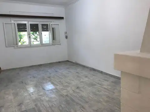 Depto Tipo Casa en Alquiler de 2 dormitorios
