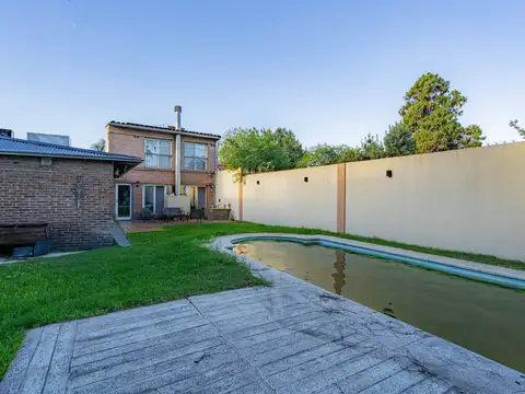 Casa en Venta con 1 cochera