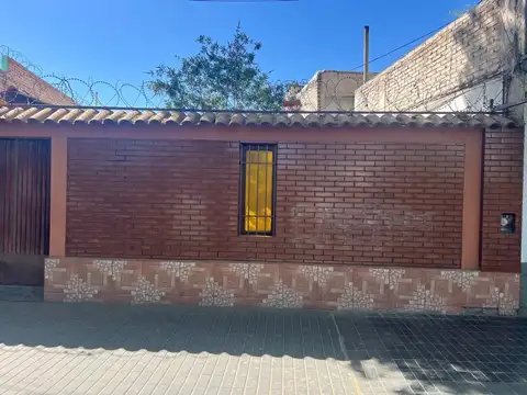 Casa en Venta en Mendoza, USD 95.000