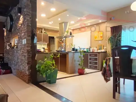 Casa en Venta en Lomas De Zamora, USD 205.000