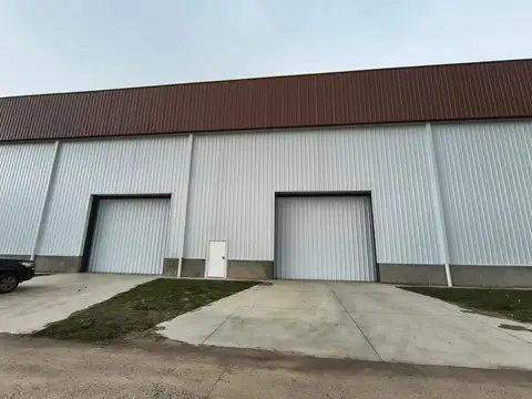 Galpon de 1400 M2 en alquiler Parque industrial Avant alvear