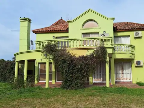 Casa 3 ambientes con 3 baños