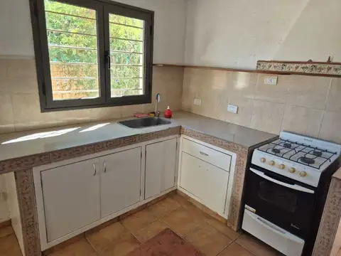 Casa 6 ambientes con 2 baños