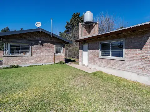 Casa en Venta con 2 cocheras