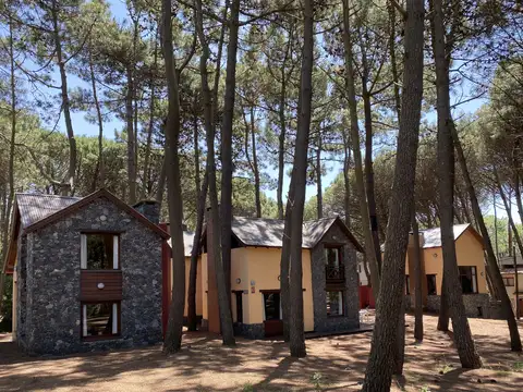 Hotel En Venta Complejo De 4 Cabañas En Mar De Las Pampas Centro Permuta