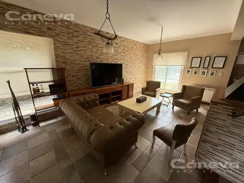 Casa en Alquiler de 4 dormitorios