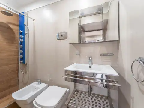 Casa 6 ambientes con 3 baños