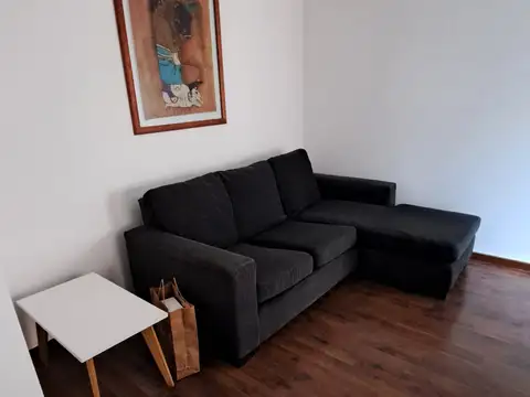 IDEAL ESTUDIANTES, VIAJANTES! IMPECABLE MONOAMBIENTE AMOBLADO FRENTE ESTACION FFCC MITRE Y LINEA B