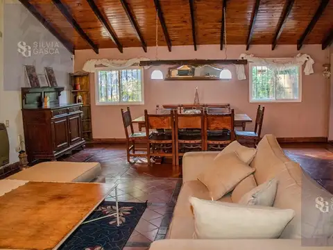 Casa en Venta con 4 cocheras