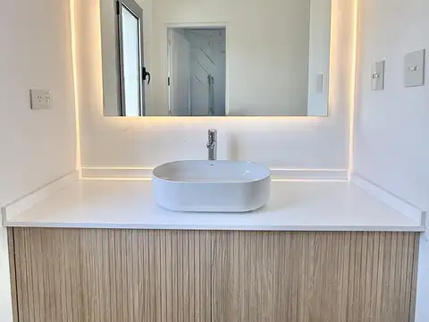 Casa 5 ambientes con 3 baños