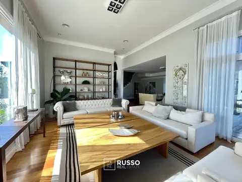 CASA EN VENTA 4 DORM EN SUITE AL LAGO - LOS CASTORES, NORDELTA