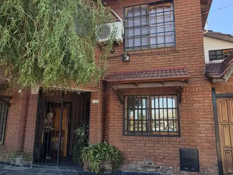 Venta de Departamento triplex 5 Ambientes en El Palomar, Morón
