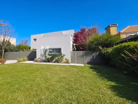Casa en Alquiler de 3 dormitorios