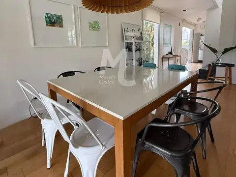 Casa en Alquiler con 1 cochera