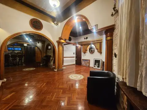 Local en Venta 80 años