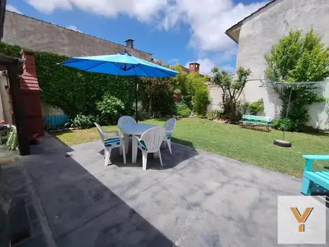 Casa 4 ambientes con 2 baños