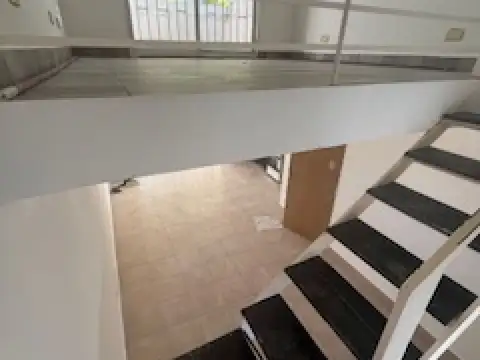 VENDO. ITUZAINGO 386.DUPLEX.EXTERNO CON BALCON.