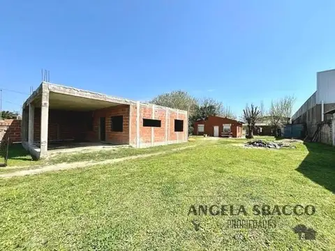 San Lorenzo, Parada Robles.