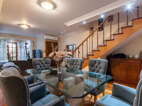 Depto Tipo Casa en Venta de 6 ambientes
