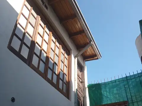 VENTA Departamento de pasillo 2 dormitorios SANTIAGO 1500 (Entre Montevideo y Zeballos) Rosario