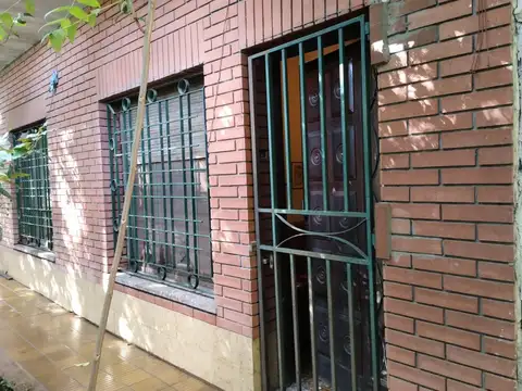 Excelente oportunidad de inversion ph en planta baja de 3 Ambientes con patio y amplia terraza