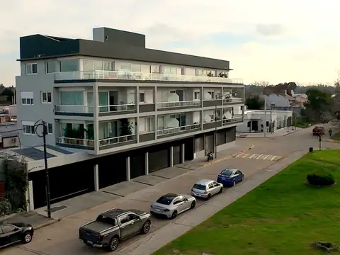 Departamento 2 ambientes en venta  con cochera en lujan centro