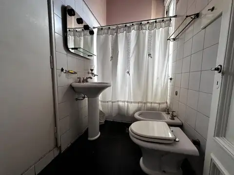 Departamento 4 ambientes con 2 baños