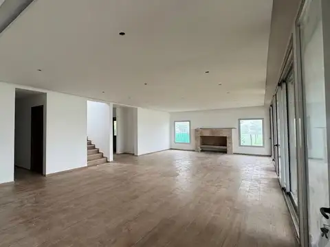Casa 6 ambientes con 3 baños