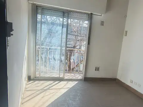 EXCELENTE DEPARTAMENTO AL FRENTE DE 2 AMBIENTES SIN EXPENSAS