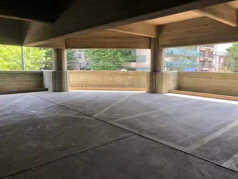 Cocheras fijas en excelente ubicación