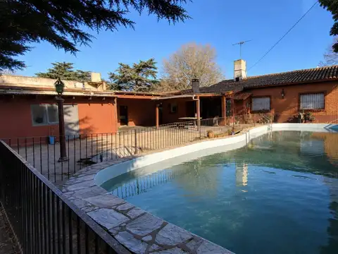 Casa en Venta - 5 Dormitorios 3 Baños - 280mts - La Plata- Manuel Gonnet.