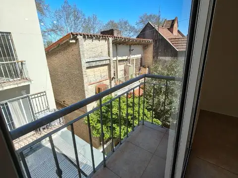 Departamento en Alquiler en Banfield, $ 600.000
