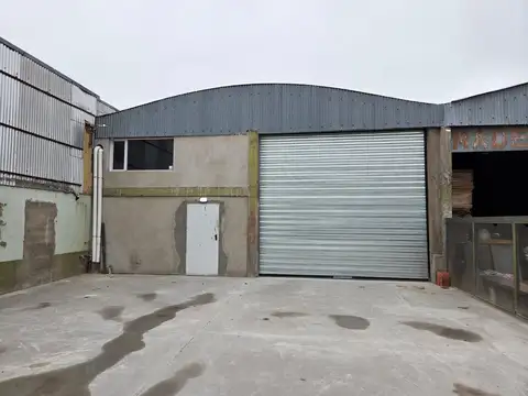 GALPON CON OFICINA EN TAPIA DE CRUZ