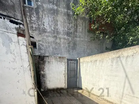 VENTA TERRENO CON CONSTRUCCION A DEMOLER EN BILLINGURST - IDEAL PARA COCHERAS,DUPLEX,OFICINAS