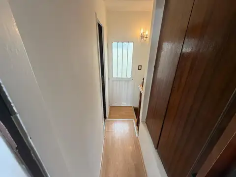 Casa 2 ambientes con 1 baño