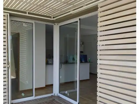 Casa 2 ambientes con 1 baño