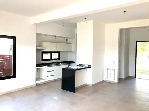 Casa en Venta en Pilar del Este - San Ramiro, USD 185.000