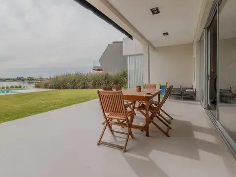 Casa en Venta en San Sebastián, USD 270.000