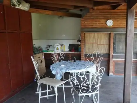 Casa 3 ambientes con 2 baños