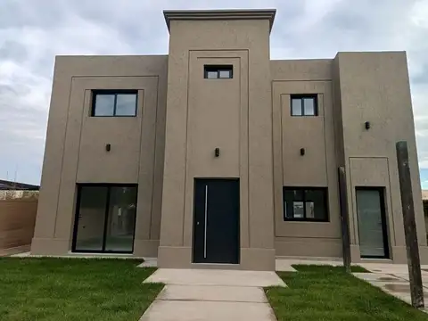 CASA EN VENTA EN BARRIO PRIVADO LUJAN DE CUYO