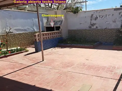 Casa BIEN UBICADA.220/124m2, calle Moldes, Aday.Chango Mas.