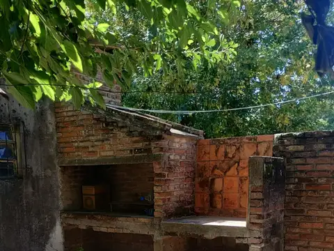 SE VENDE CASA CON EXCELENTE UBICACION