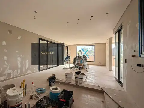 Casa 5 ambientes con 3 baños
